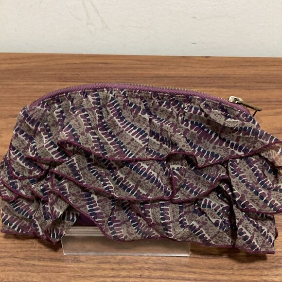 Juliette Longuet NWT Clutch Bag covered in Fabric Ruffles with Top Zipper. - Picture 2 of 6